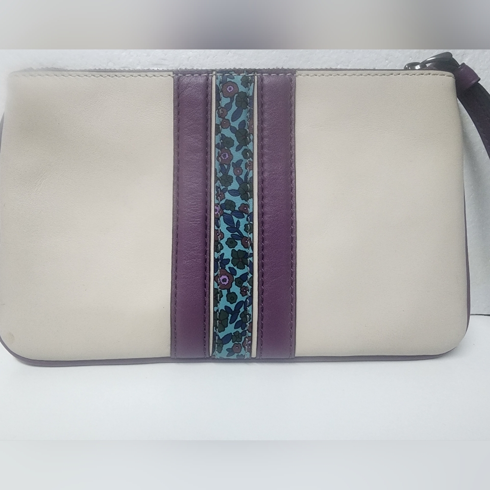 Coach Rare Wristlet Leather Like New Medium
